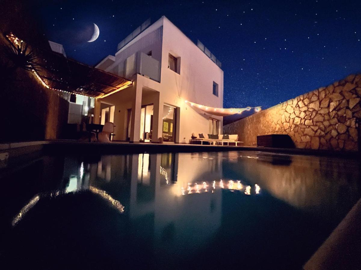 Dream Villa With Heated Pool, Rooftop & Ocean Views โมกัน ภายนอก รูปภาพ