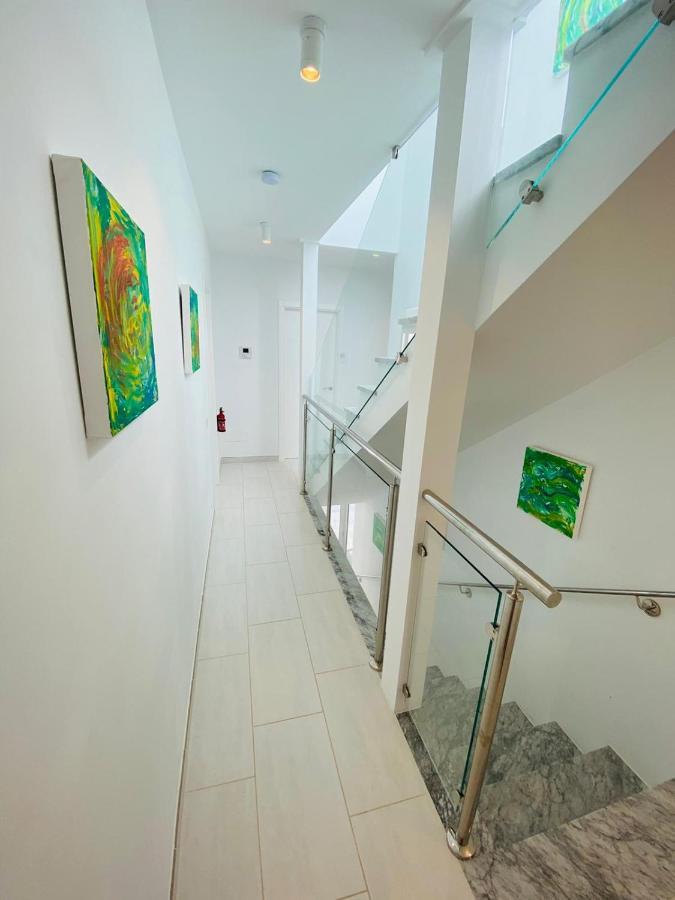 Dream Villa With Heated Pool, Rooftop & Ocean Views โมกัน ภายนอก รูปภาพ